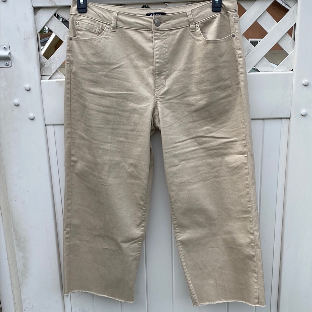 Beige Wide-Leg Jeans